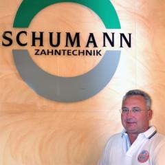 (09. November 2017) - Neuer Rasen - dank Schumanns Spende